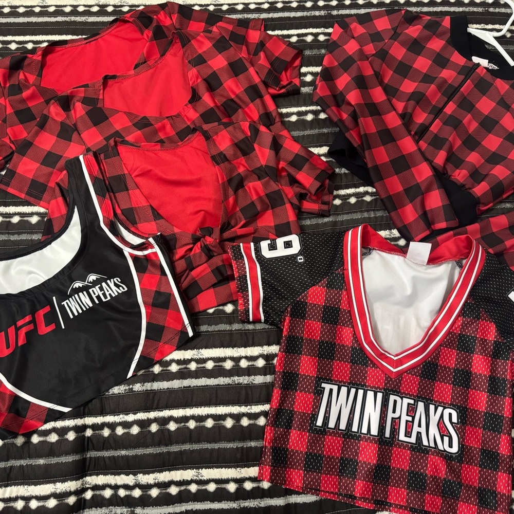 Twin Peaks tops UFC Red and Black Apparel Set 6 shirts S regular buffalo plaid